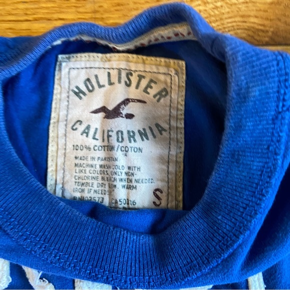Hollister Shirt - Picture 2 of 2